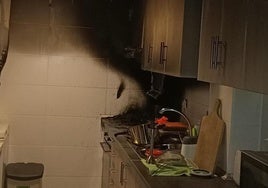 Incendio en la cocina de una vivienda de Granada.