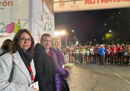 África Colomo, Julio Millán y María Espejo en la línea de salidad.