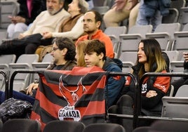 Encuéntrate en la grada del Palacio de Deportes en el Covirán-Zaragoza