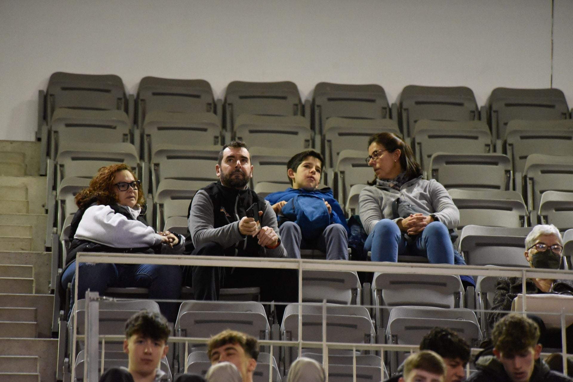 Encuéntrate en la grada del Palacio de Deportes en el Covirán-Zaragoza