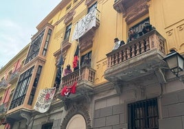 Edificio okupado en la calle Azacayas.