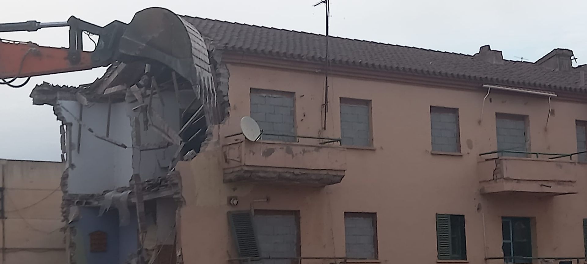 El desalojo de la calle Ferrobús, en imágenes