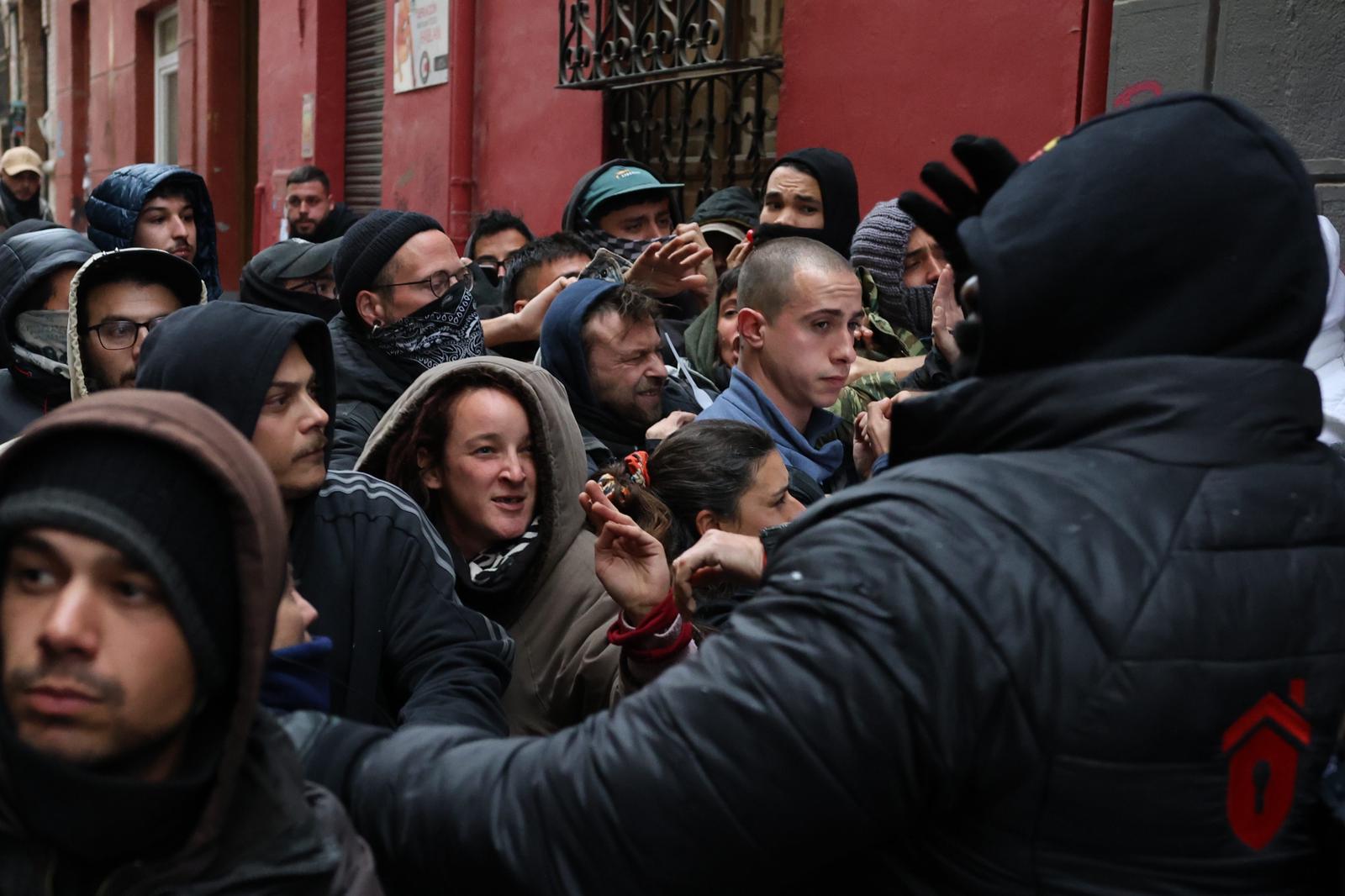 Las imágenes del edificio &#039;okupado&#039; en Granada