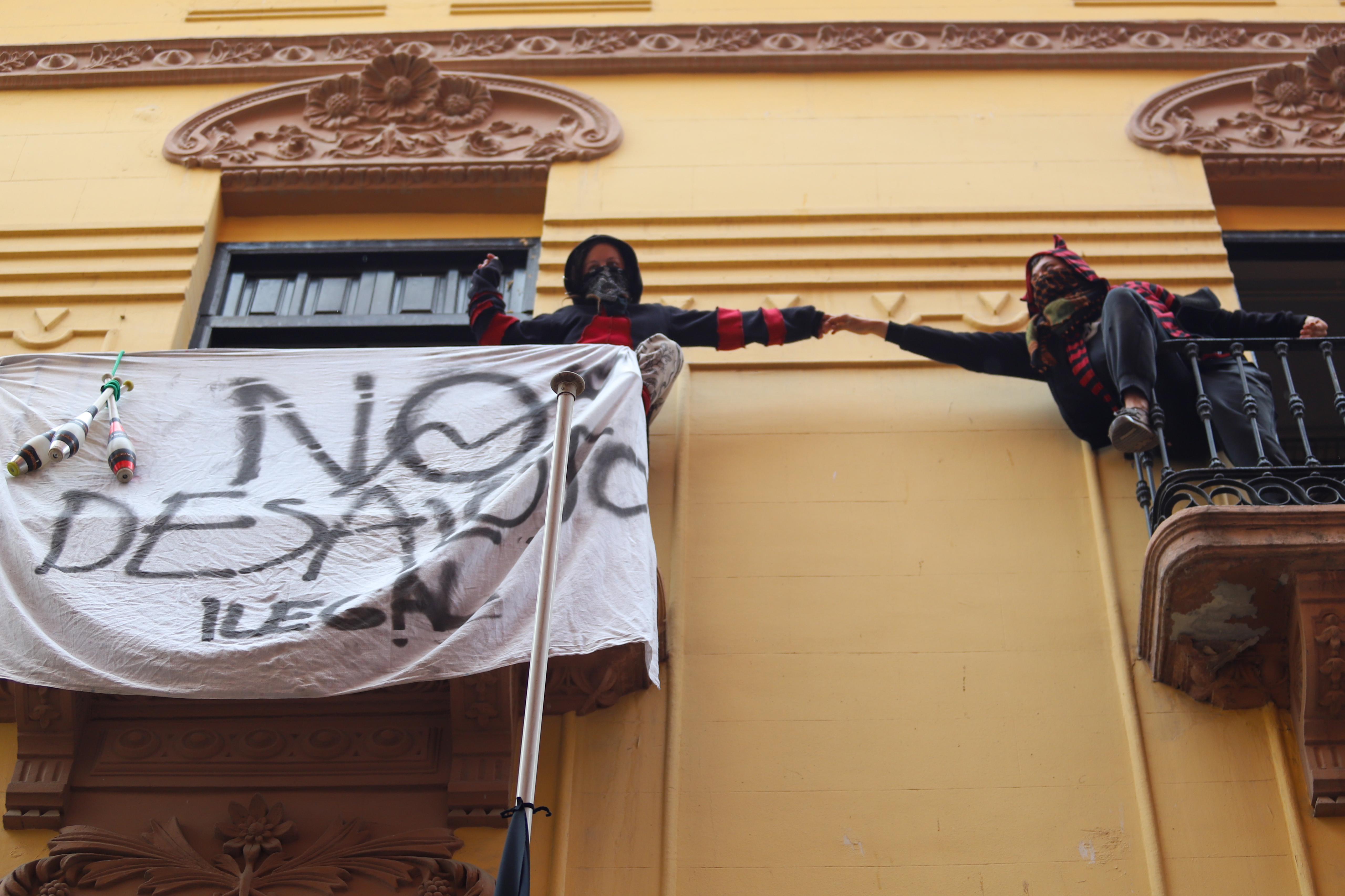 Las imágenes del edificio &#039;okupado&#039; en Granada