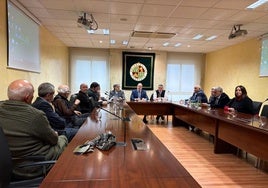 Reunión entre la Plataforma en Defensa de la UJA y el rector.