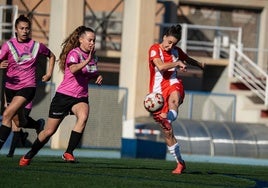 Carla Aguilar, máxima goleadora de la UD Almería femenina.