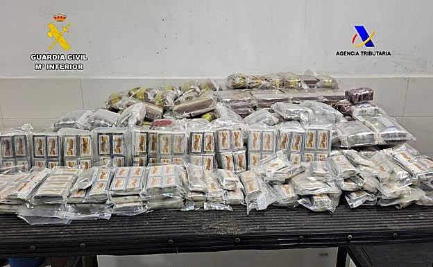 Tabletas incautadas del vehículo en el Puerto de Melilla.