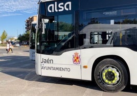 Imagen de un autobús durante un trayecto en la capital.