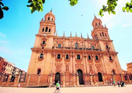 Panorámica de la Catedral de Jaén, en la plaza de Santa María.