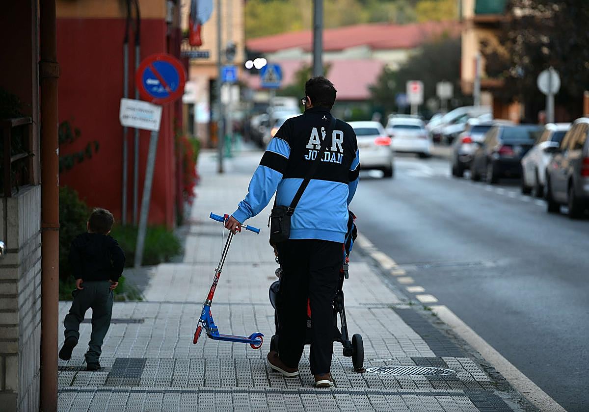 La ayuda de 1.000 euros que pueden solicitar los padres con hijos ...
