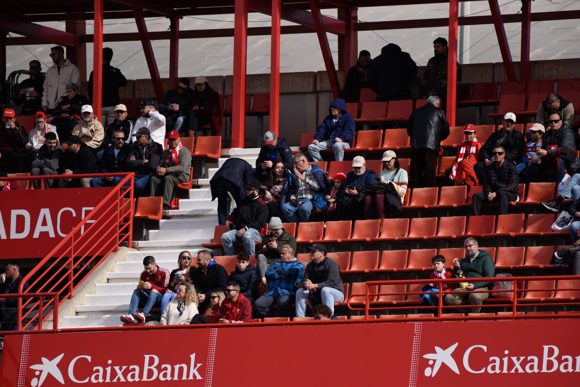 Encuéntrate en la granada de Los Cármenes en el Granada - Sporting