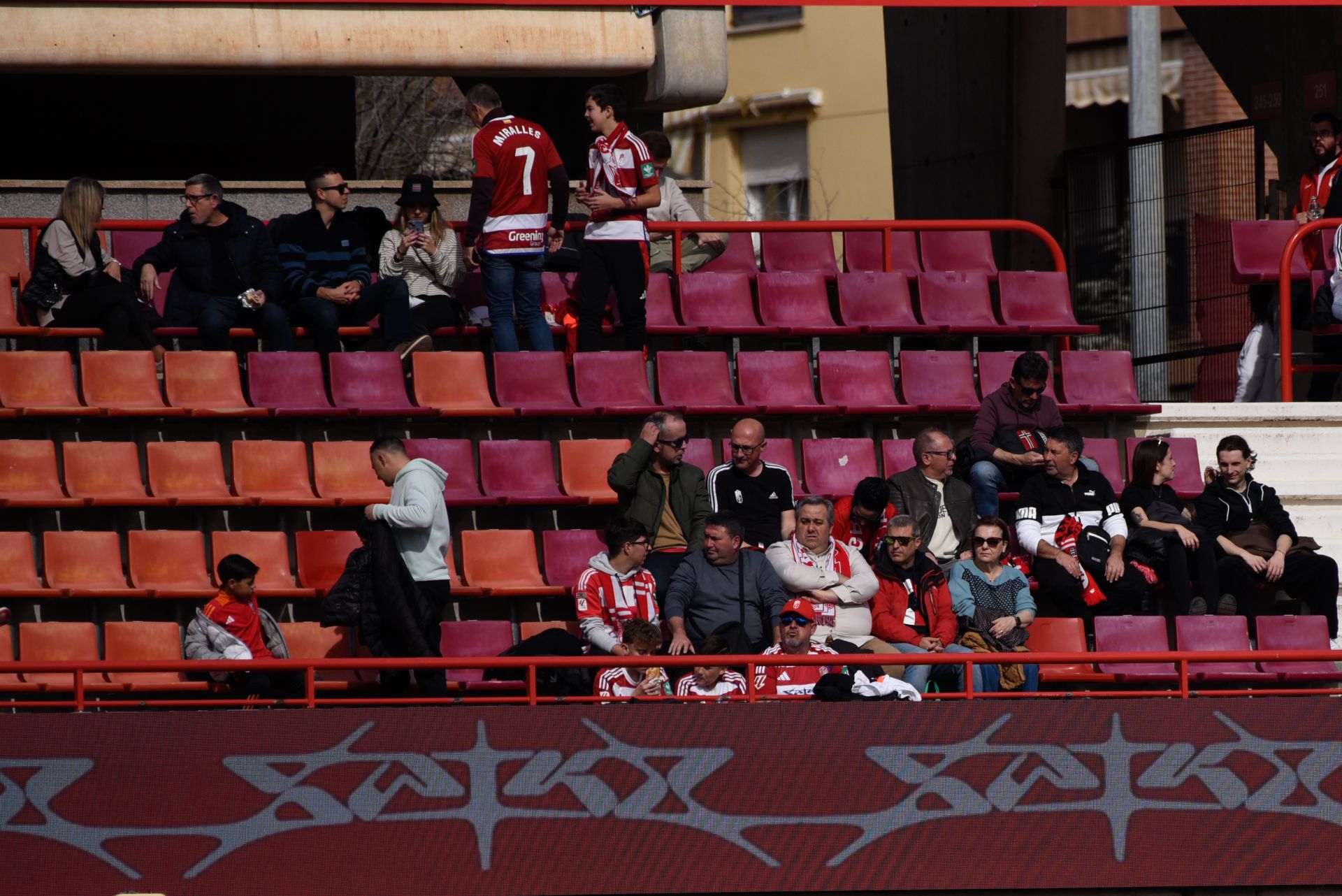 Encuéntrate en la granada de Los Cármenes en el Granada - Sporting