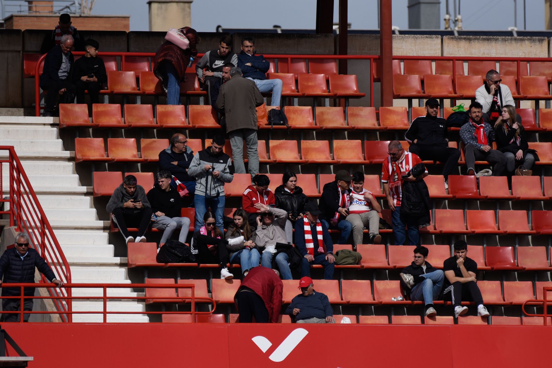 Encuéntrate en la granada de Los Cármenes en el Granada - Sporting