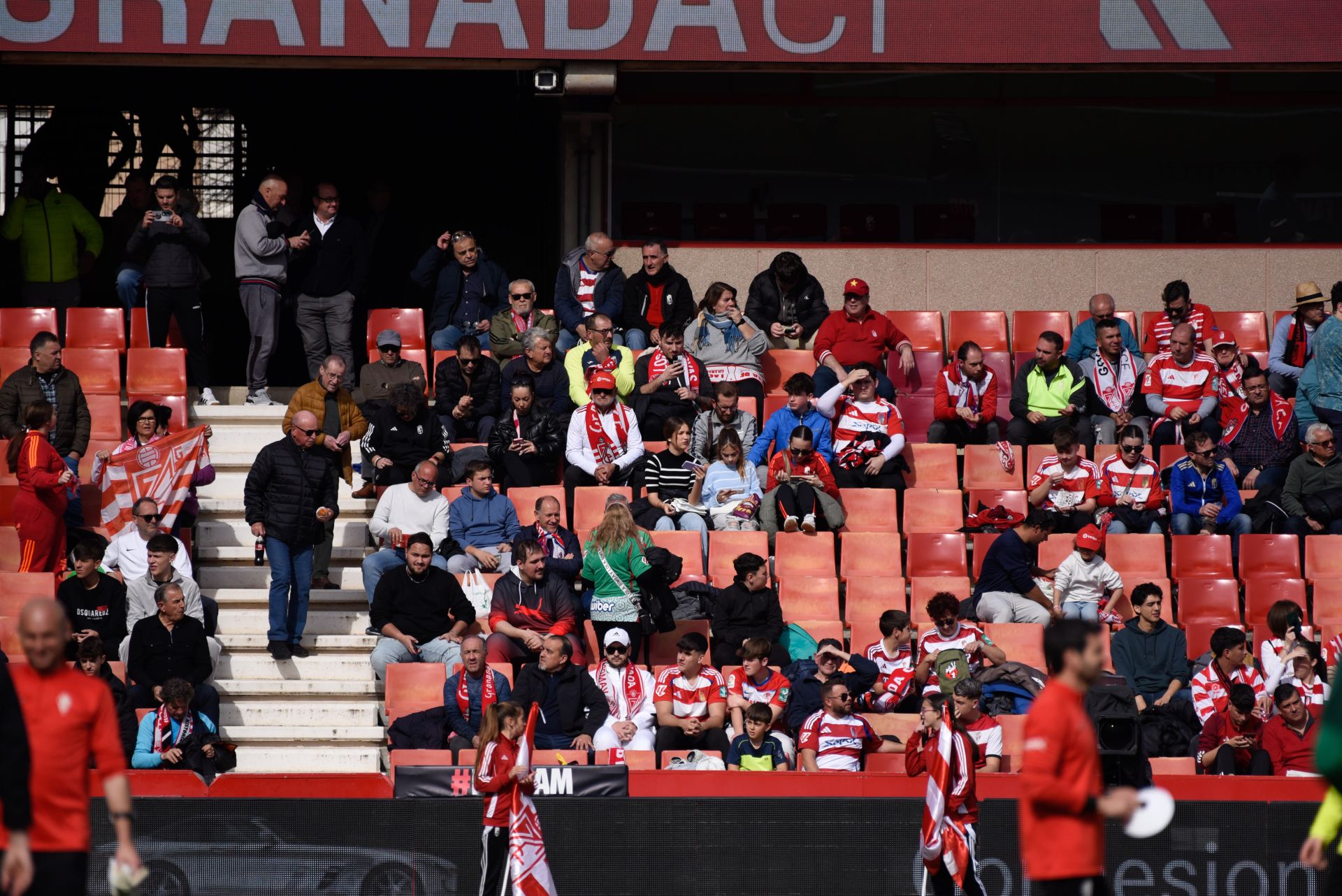 Encuéntrate en la granada de Los Cármenes en el Granada - Sporting