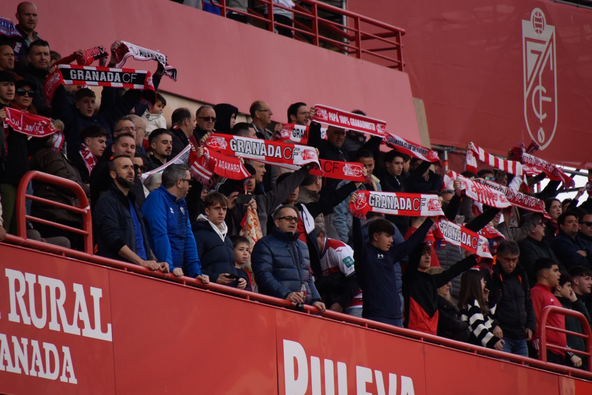 Encuéntrate en la granada de Los Cármenes en el Granada - Sporting