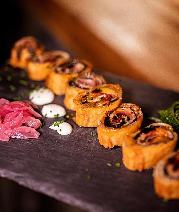 Imagen secundaria 2 - El restaurante de Granada que abre todo el día: «Somos irreverentes y sorprendemos»