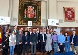 Encuentro en la Subdelegación de municipios jienenses con el secretario de Estado de Telecomunicaciones e Infraestructuras digitales, Antonio Hernando.