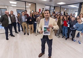Ignacio Salcedo con parte del equipo de Greening, respaldando la iniciativa de IDEAL.