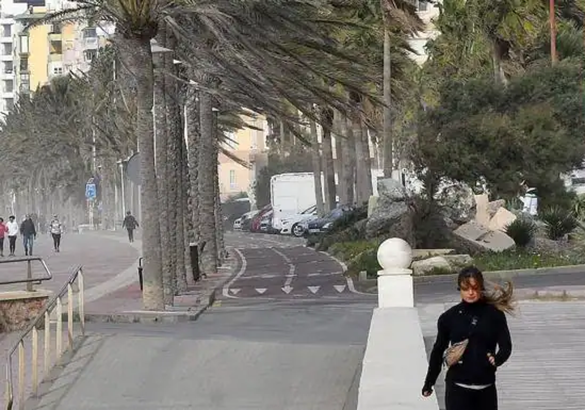 Herminia azota Almería con rachas de hasta 150 kilómetros por hora