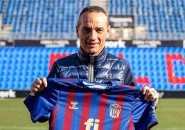 José Luis Oltra, en la presentación con su actual equipo.