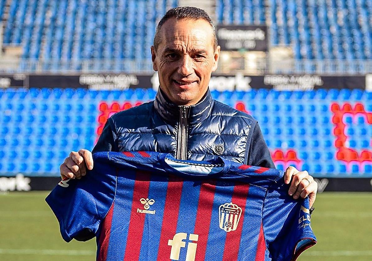 José Luis Oltra, en la presentación con su actual equipo.