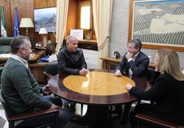 Carlos Alberca, Antonio Tobaruela, Julio Millán y Mari Carmen Angulo, en Alcaldía.