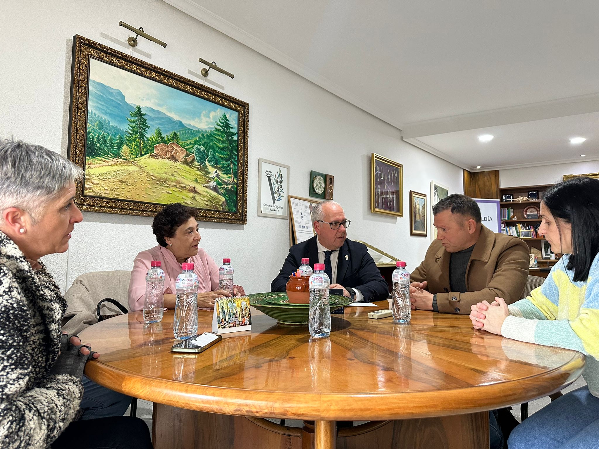 Jesús Estrella y el alcalde Jorge Martínez con otros miembros del equipo de gobierno municipal.