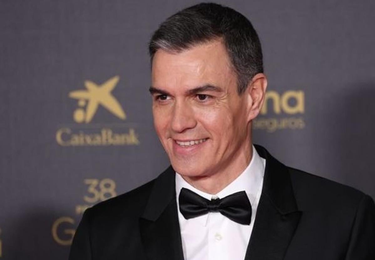 Pedro Sánchez disfruta de los Goya del año pasado.