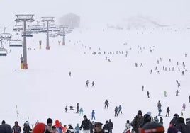 Prisión por usar el forfait bonificado de su padre para esquiar en Sierra Nevada