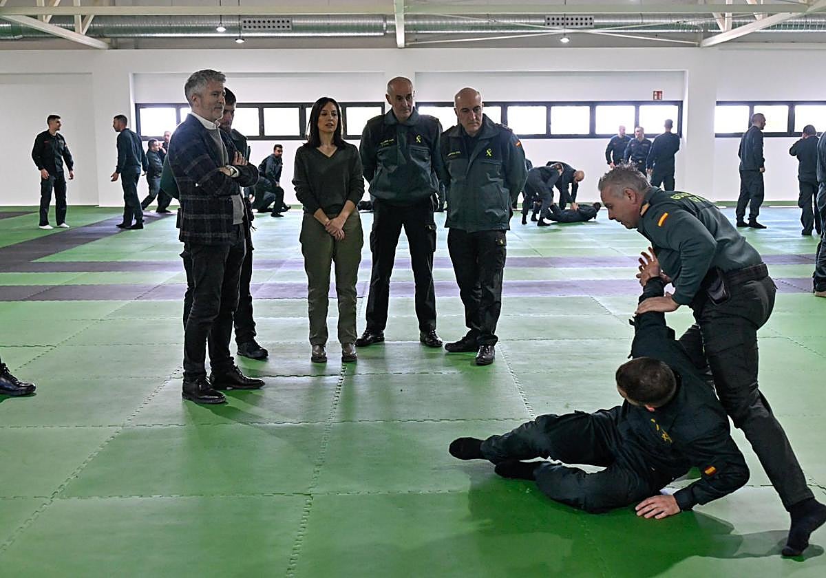 Visita del ministro a la Academia de Baeza.