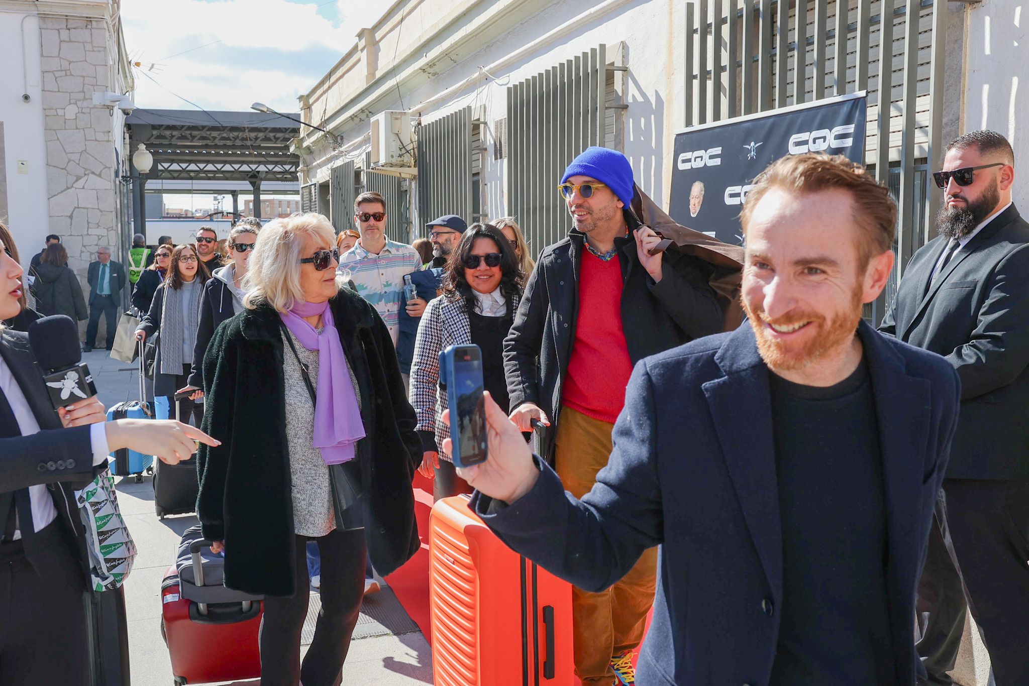 Así ha sido la llegada masiva de famosos a Granada por tierra y aire