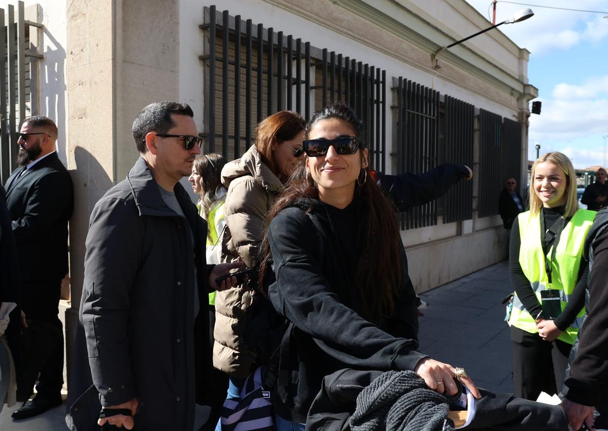 Imagen secundaria 1 - Eduard Fernández, Carolina Yuste y Arturo Valls. 