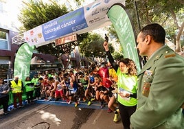 Salida de la carrera, en la Rambla de Almería.