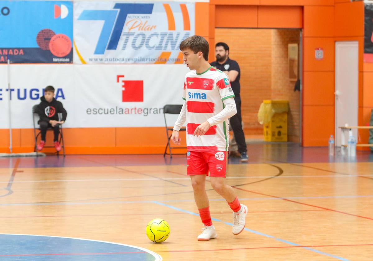 Un jugador de Sima Granada durante el partido.