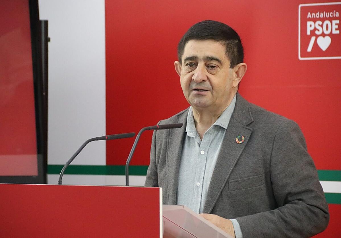 Francisco Reyes, en rueda de prensa.