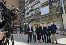 La consejera Rocío Díaz visita uno de los edificios que se beneficia de las ayudas, la mancomunidad de Sierra Mágina.