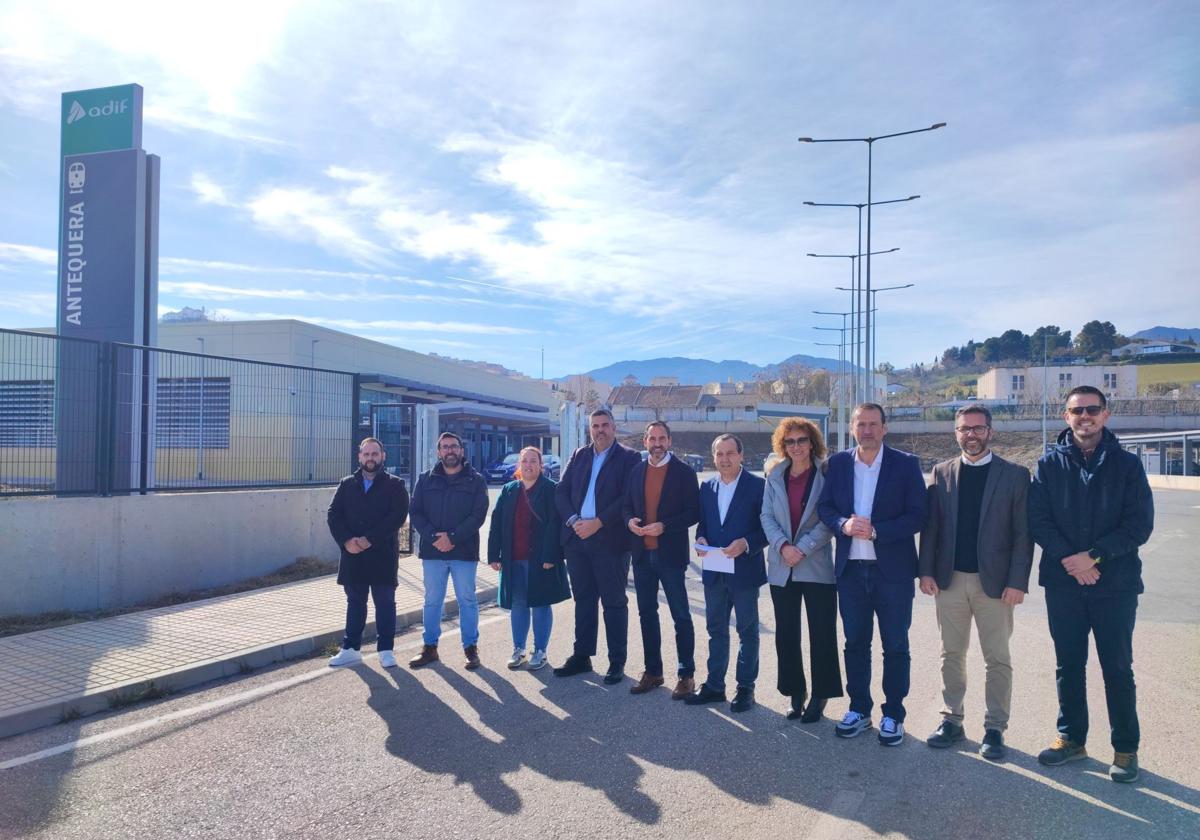 Comparecencia del PSOE malagueño en la estación de Antequera ciudad.