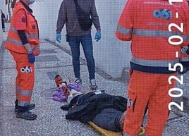 Momento del trasado del hombre herido.