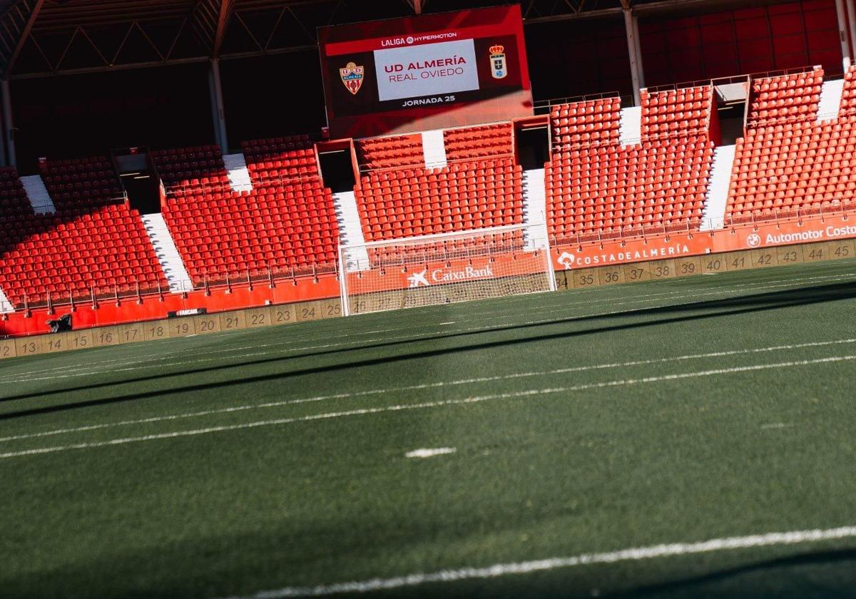 Gradas vacías del UD Almería Stadium