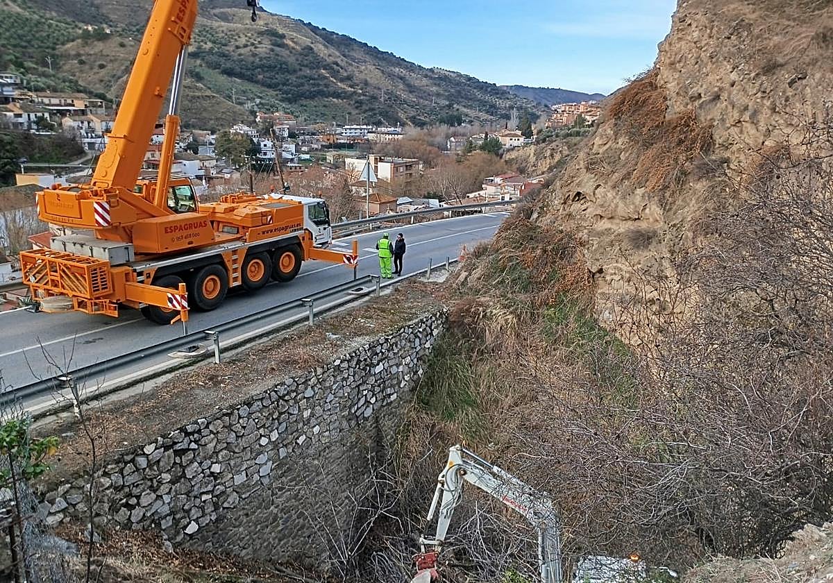 Mantenimiento de cauces y barrancos en la provincia de Granada.