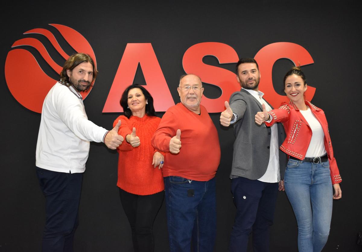 Iván Quesada, Virtudes Aguilar, Manuel Quesada, Manu Quesada (hijo) y Sofía Quesada.