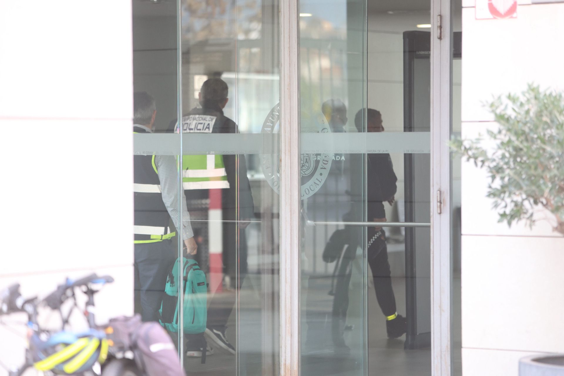 La UDEF registra la Huerta del Rasillo y Mondragones por las oposiciones de la Policía Local de Granada