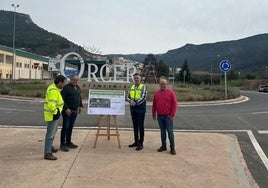 El diputado José Luis Agea presenta el proyecto junto al alcalde de Orcera, Juan Francisco Fernández.