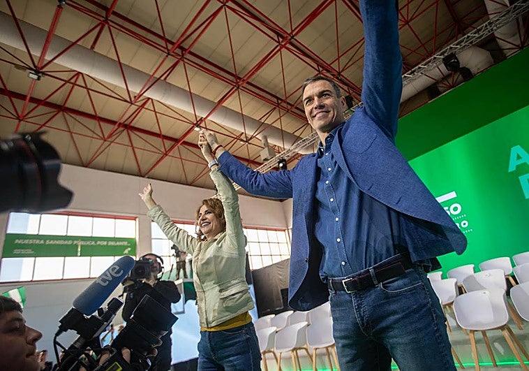 Sánchez y Montero en el congreso del PSOE-A de este domingo.