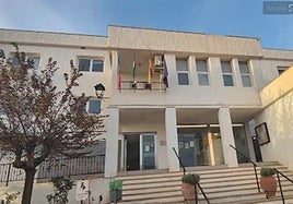 Exterior del Ayuntamiento de El Pinar.