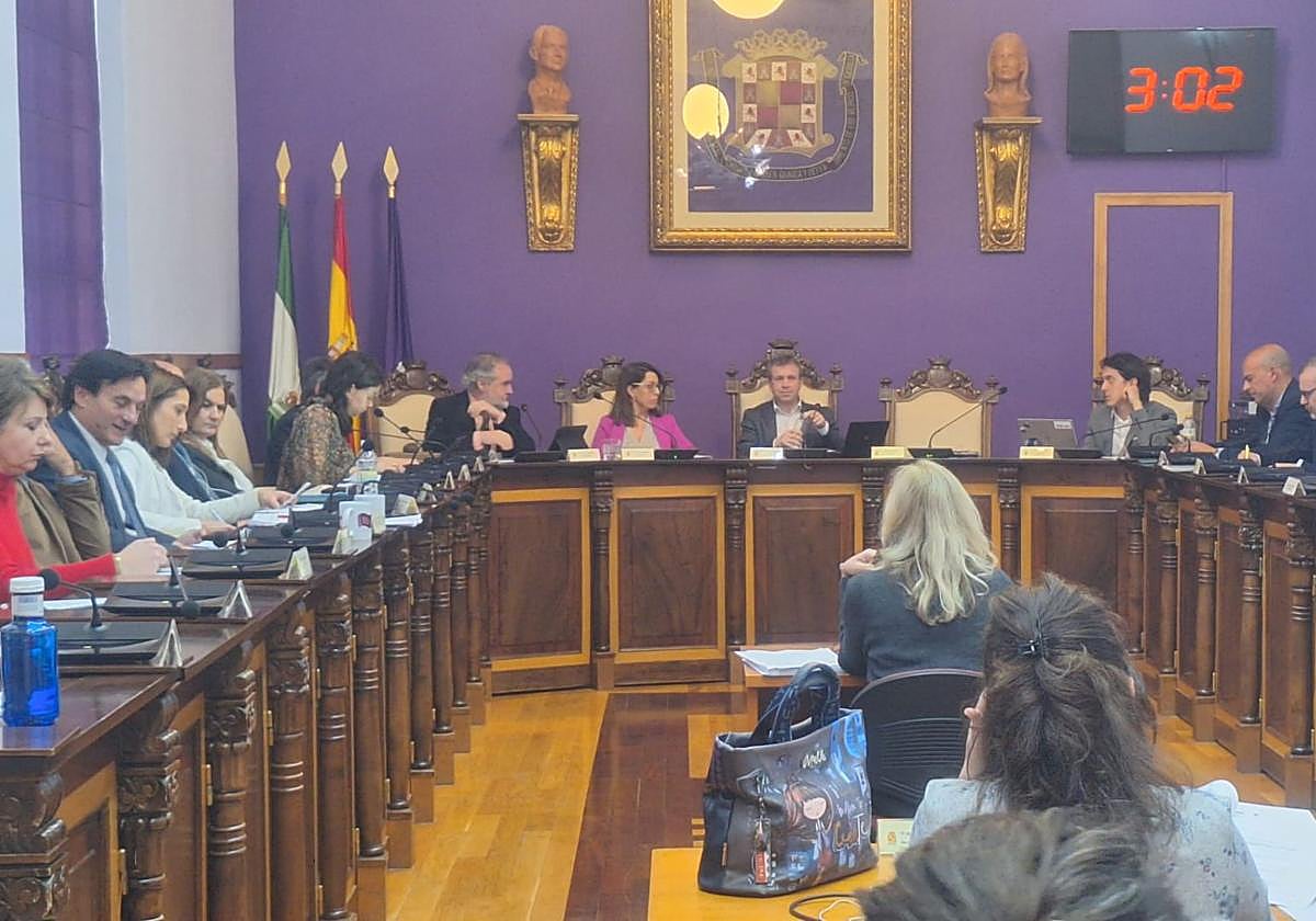 Salón de plenos del Ayuntamiento de la capital, este lunes.