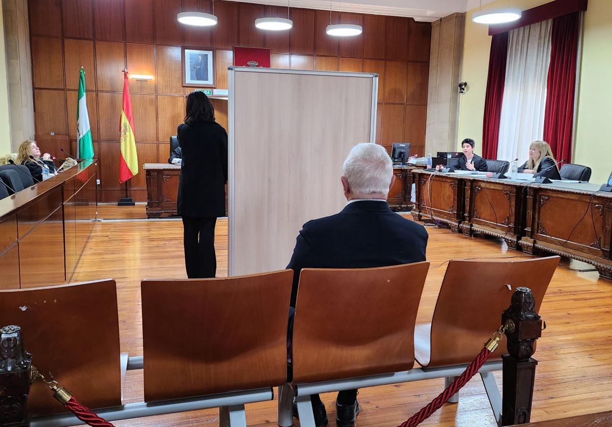 «Era mi maestro de kárate, lo idolatraba, no asumo que haya destrozado mi adolescencia»
