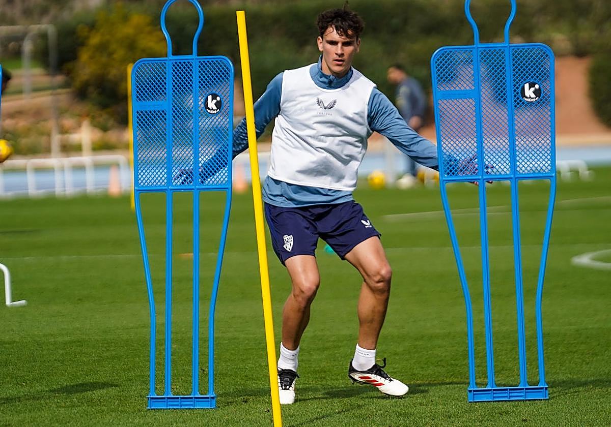 Selvi trabaja para tratar de aparecer como titular el sábado.