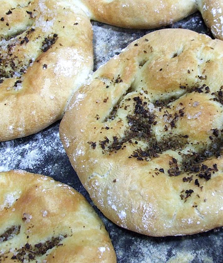 Imagen secundaria 2 - La panadería tras las &#039;salaíllas&#039; más auténticas de Granada: «Son caseras de verdad»