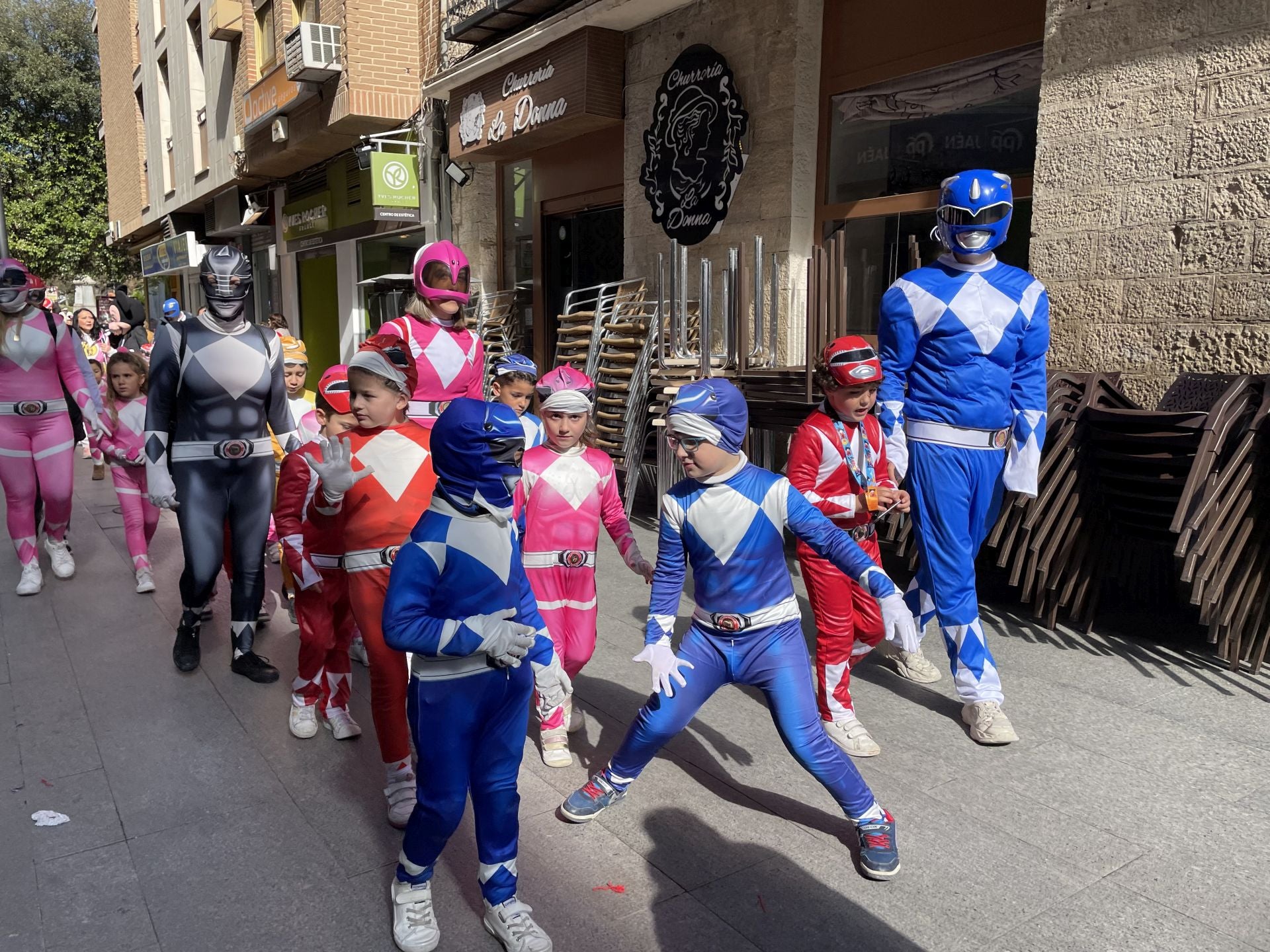Las imágenes del pasacalles del Carnaval escolar de Jaén